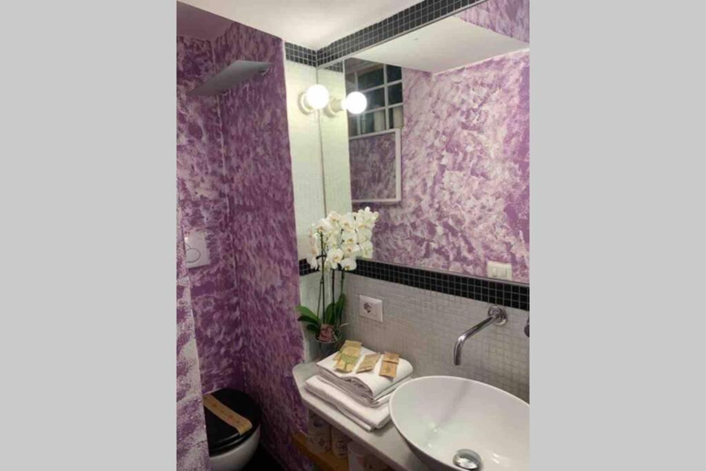 Small Mezzanine Apartment Colosseo Rome Luaran gambar