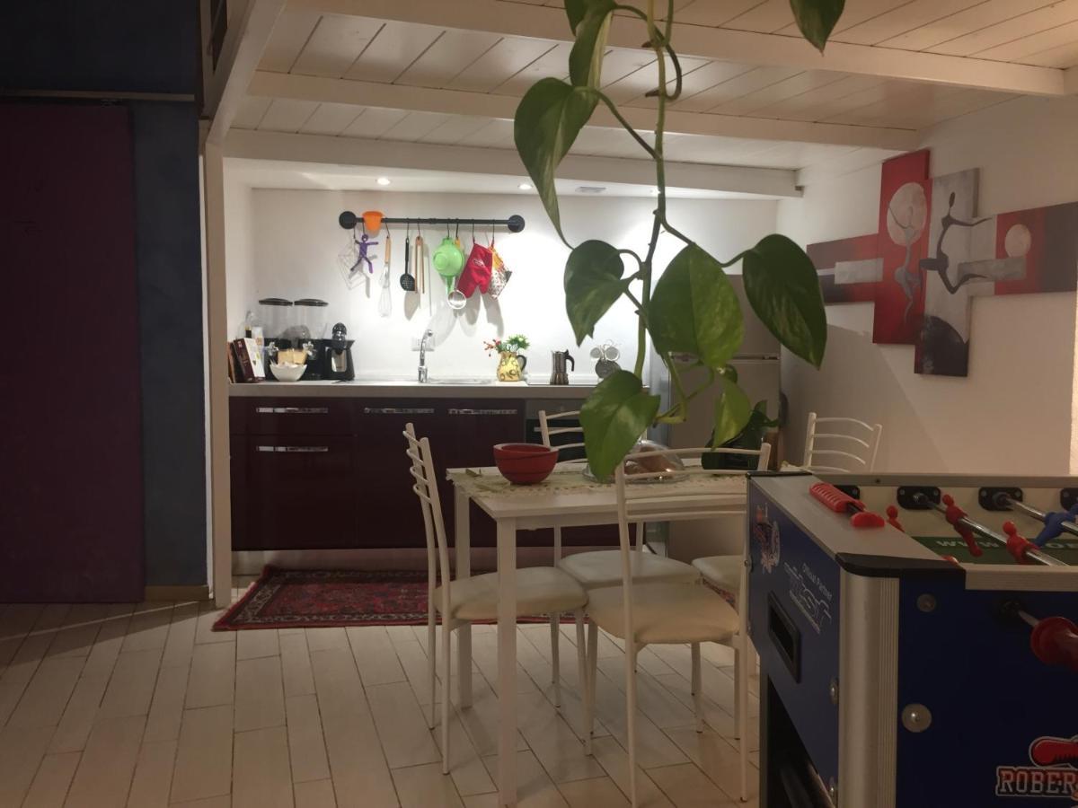 Small Mezzanine Apartment Colosseo Rome Luaran gambar