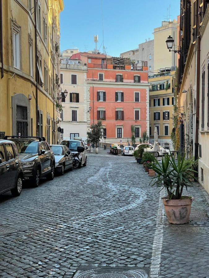 Small Mezzanine Apartment Colosseo Rome Luaran gambar